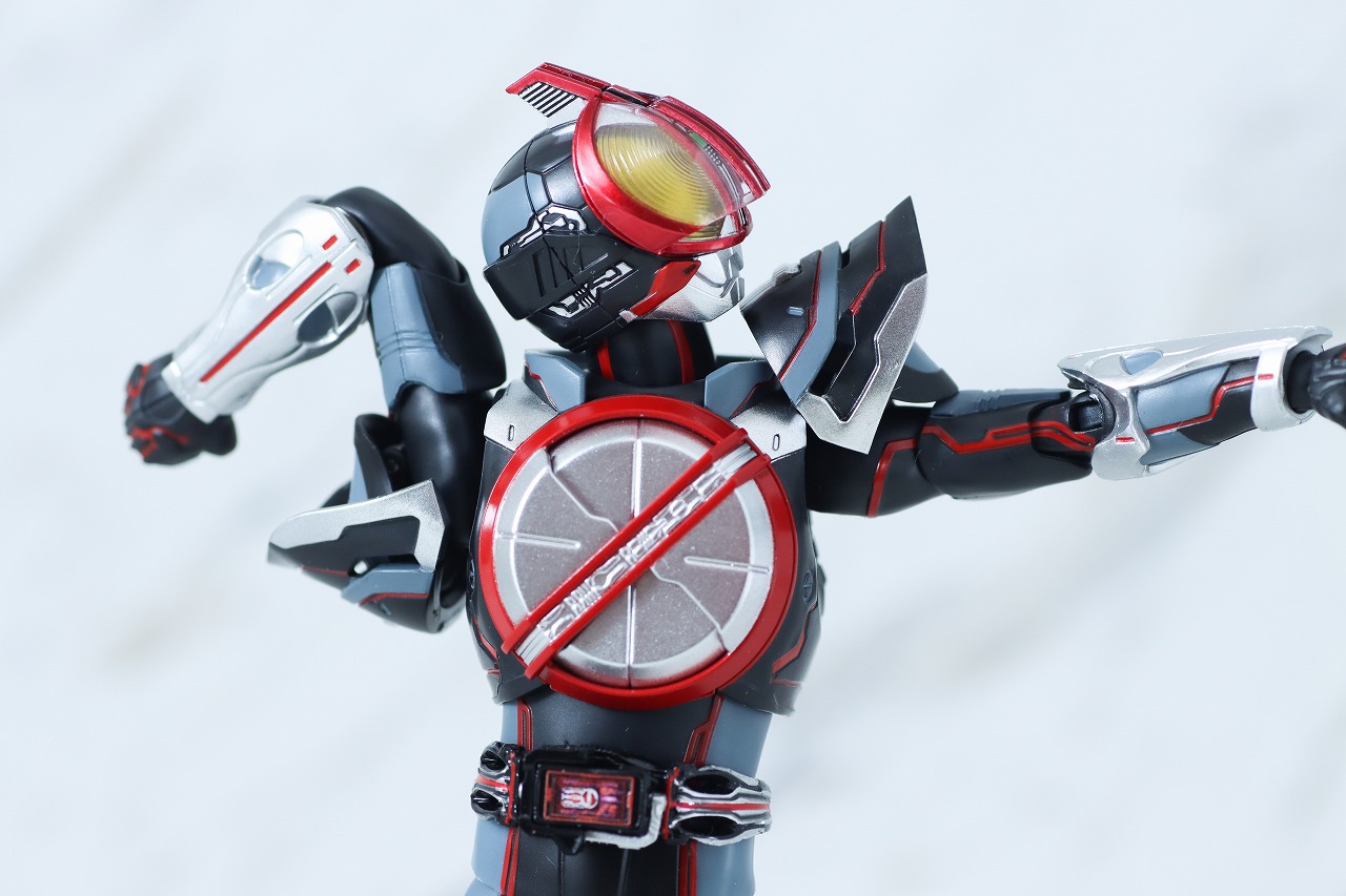 S.H.フィギュアーツ　仮面ライダーネクストファイズ　真骨彫製法　レビュー　可動範囲