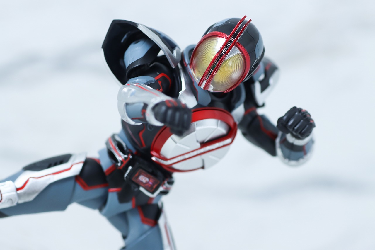 S.H.フィギュアーツ　仮面ライダーネクストファイズ　真骨彫製法　レビュー　アクション