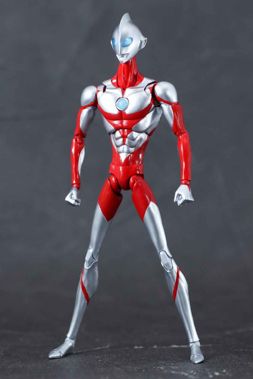 S.H.フィギュアーツ　ウルトラマン＆エミ（『Ultraman:Rising)』）　レビュー　本体