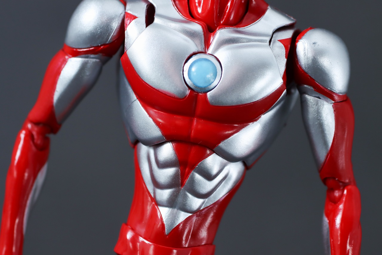 S.H.フィギュアーツ　ウルトラマン＆エミ（『Ultraman:Rising)』）　レビュー　本体