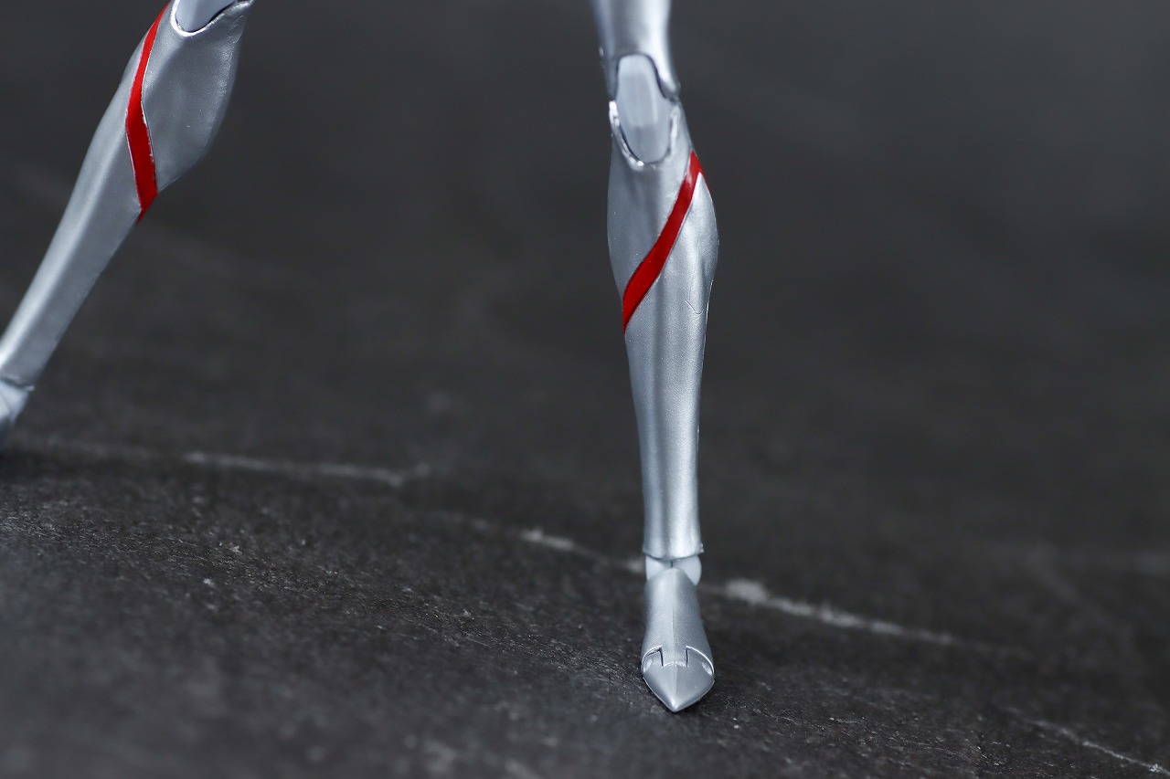 S.H.フィギュアーツ　ウルトラマン＆エミ（『Ultraman:Rising)』）　レビュー　本体