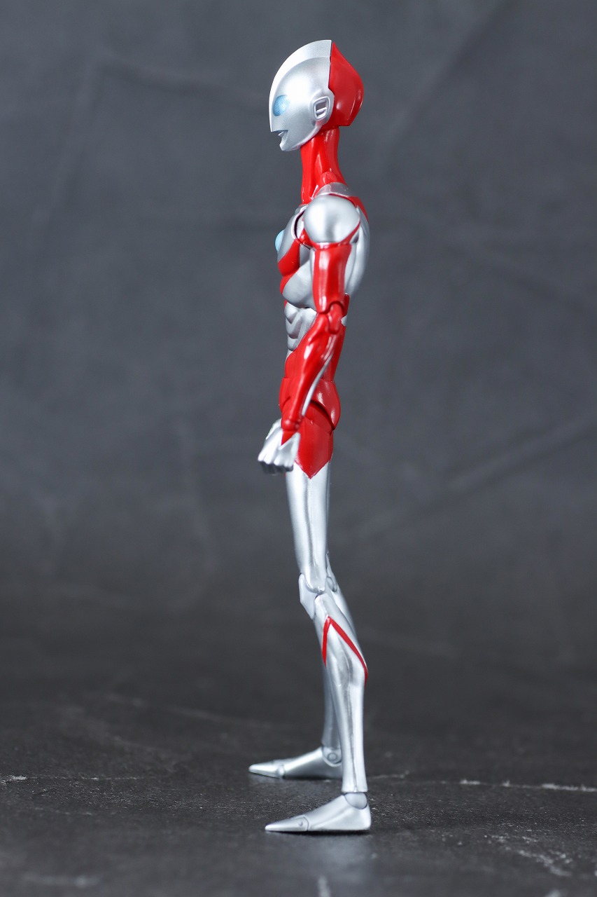 S.H.フィギュアーツ　ウルトラマン＆エミ（『Ultraman:Rising)』）　レビュー　本体