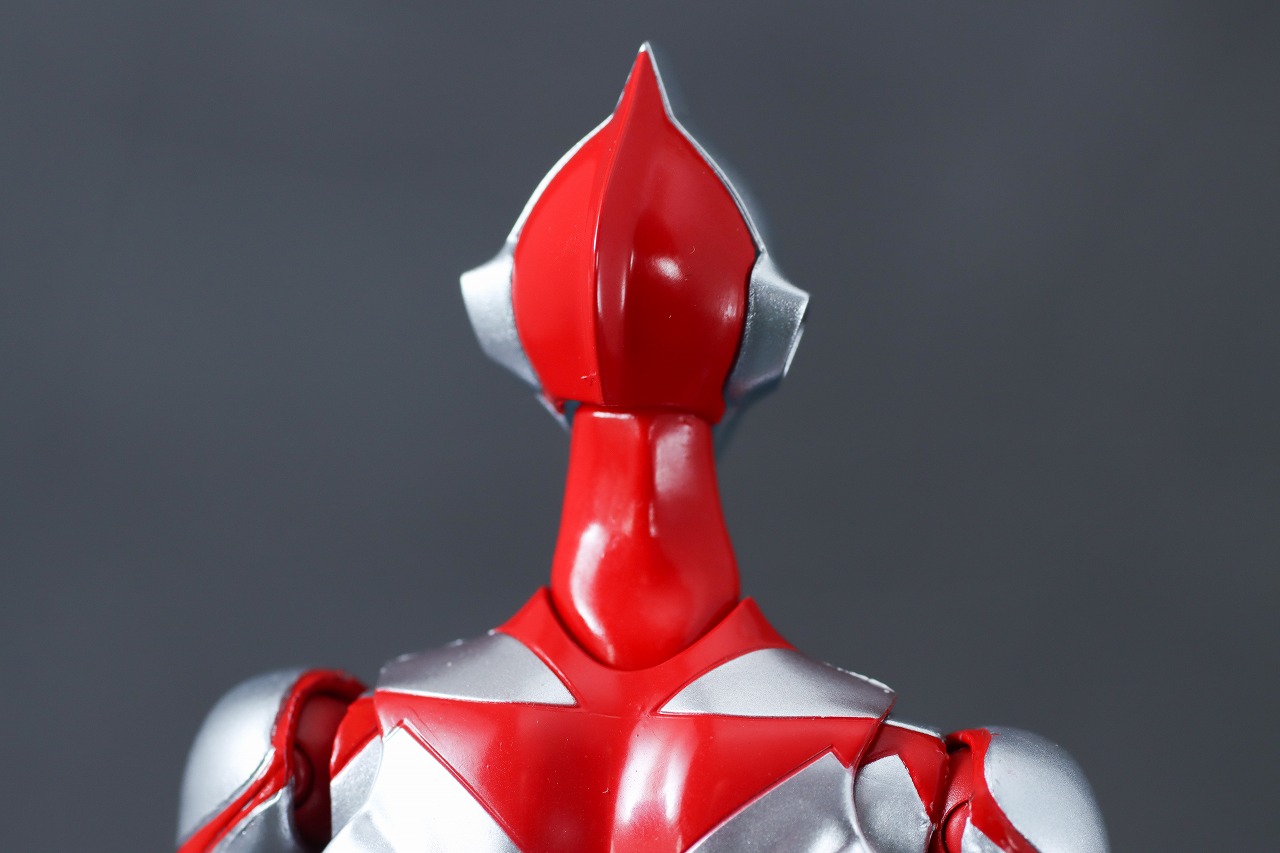 S.H.フィギュアーツ　ウルトラマン＆エミ（『Ultraman:Rising)』）　レビュー　本体