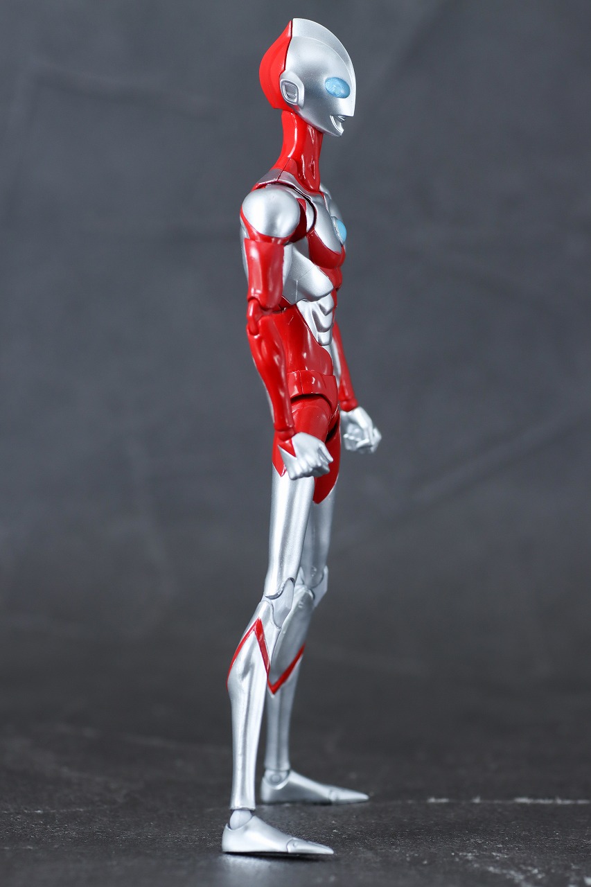 S.H.フィギュアーツ　ウルトラマン＆エミ（『Ultraman:Rising)』）　レビュー　本体