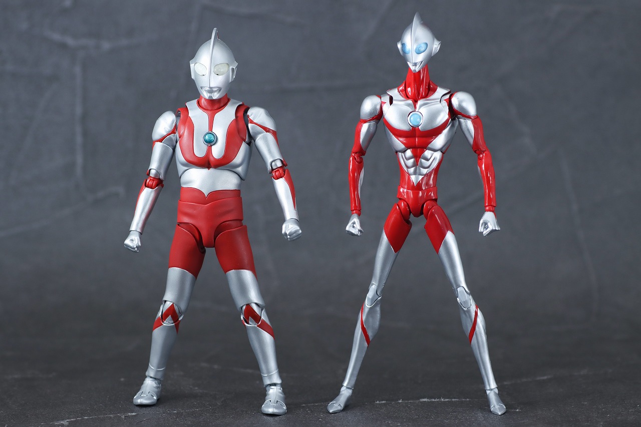 S.H.フィギュアーツ　ウルトラマン＆エミ（『Ultraman:Rising)』）　レビュー　本体　真骨彫製法　比較