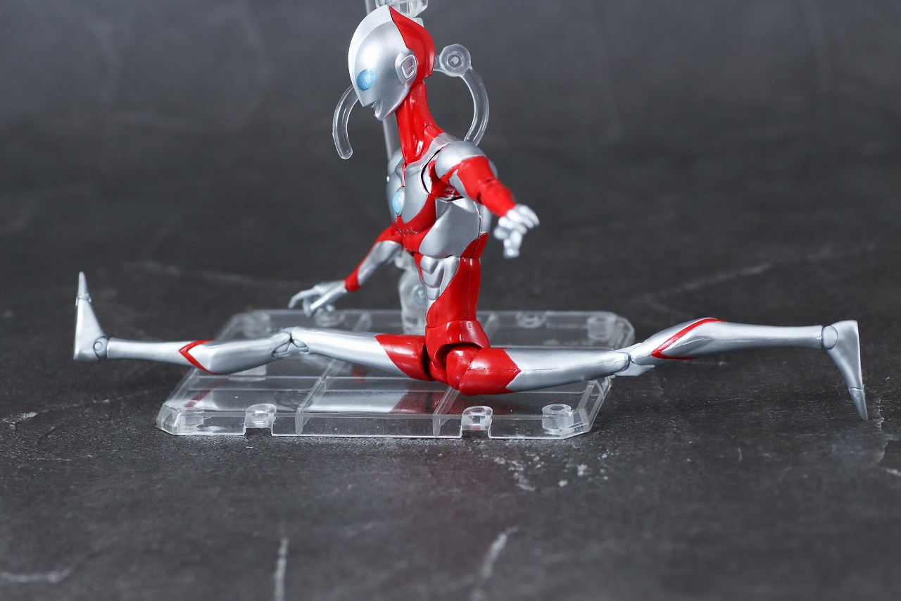 S.H.フィギュアーツ　ウルトラマン＆エミ（『Ultraman:Rising)』）　レビュー　可動範囲