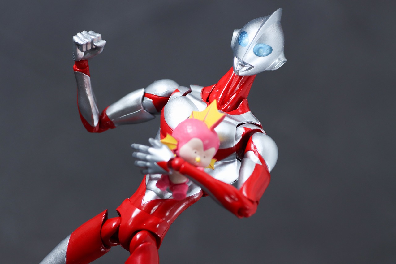 S.H.フィギュアーツ　ウルトラマン＆エミ（『Ultraman:Rising)』）　レビュー　アクション