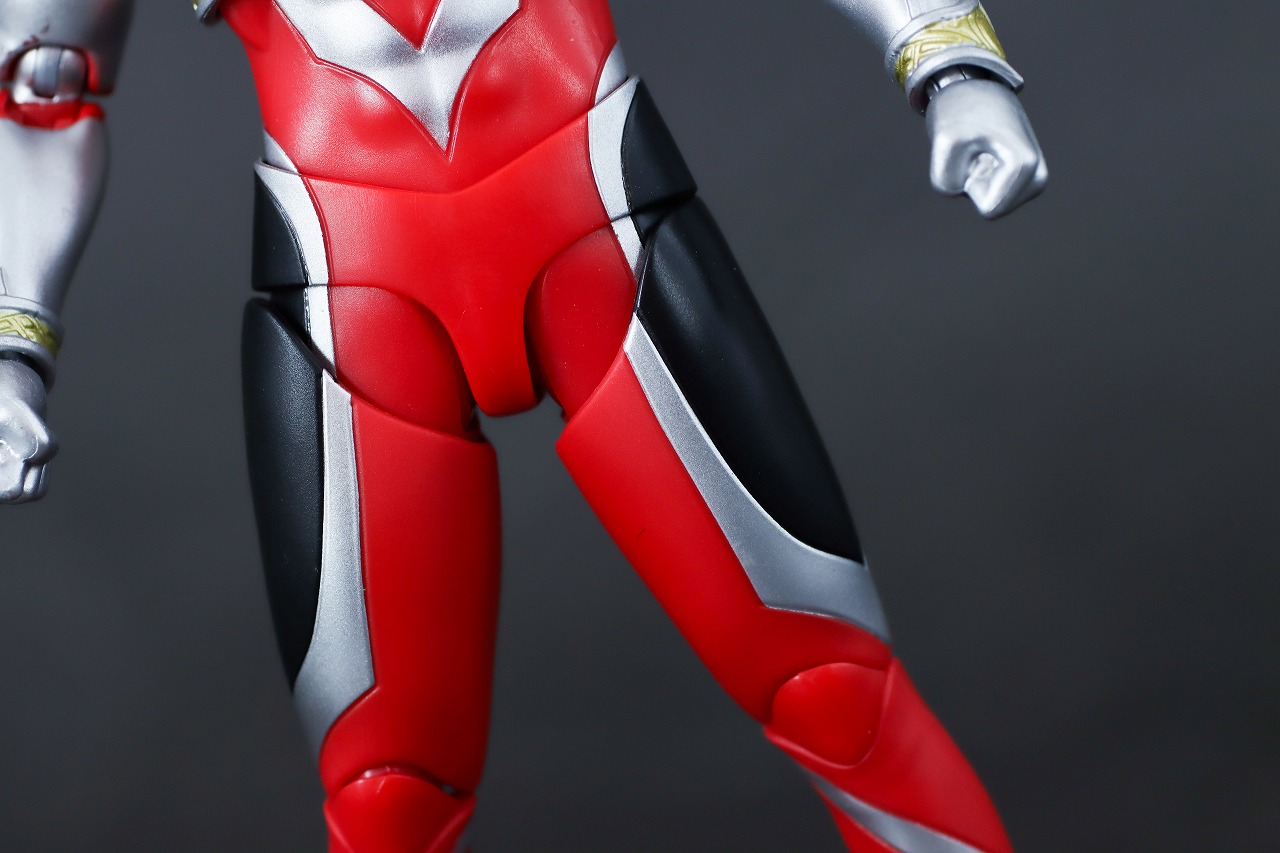 S.H.フィギュアーツ　ウルトラマントリガー　パワータイプ　レビュー　本体