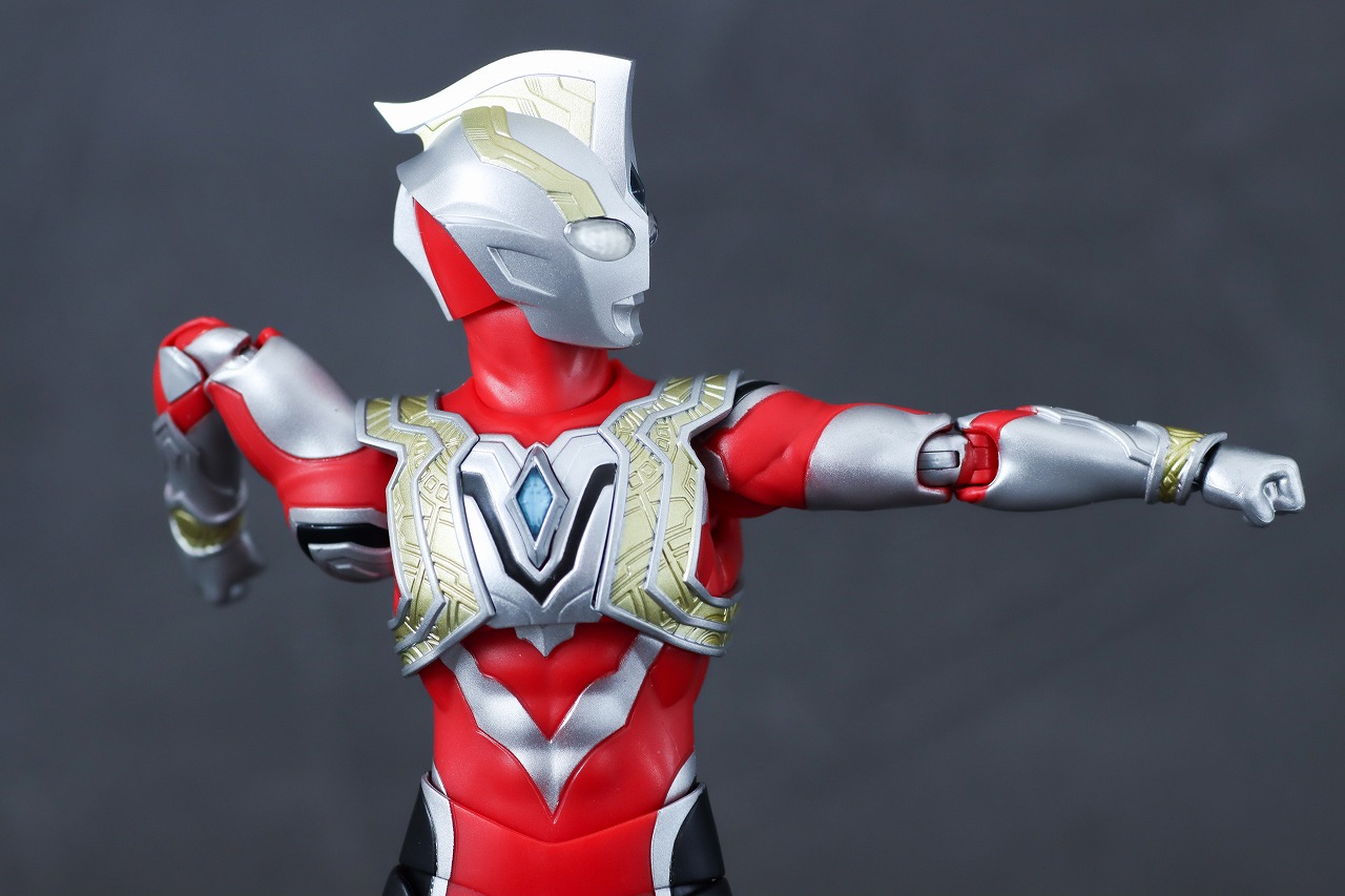 S.H.フィギュアーツ　ウルトラマントリガー　パワータイプ　レビュー　可動範囲