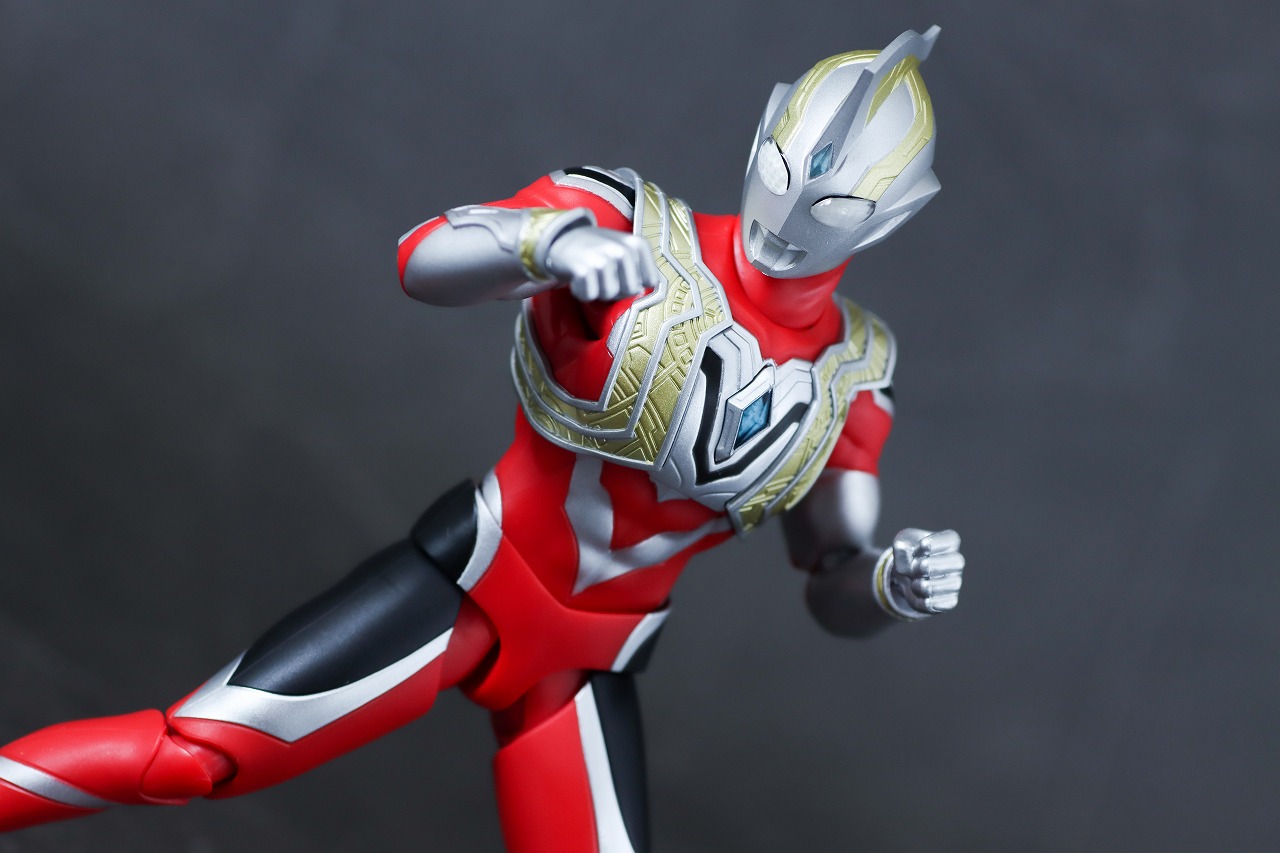 S.H.フィギュアーツ　ウルトラマントリガー　パワータイプ　レビュー　アクション