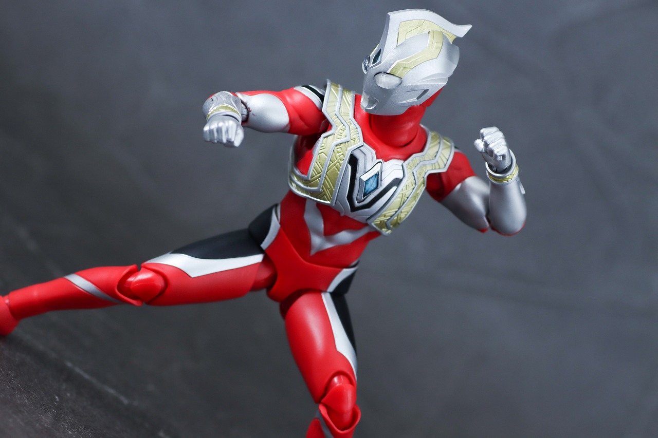 S.H.フィギュアーツ　ウルトラマントリガー　パワータイプ　レビュー　アクション