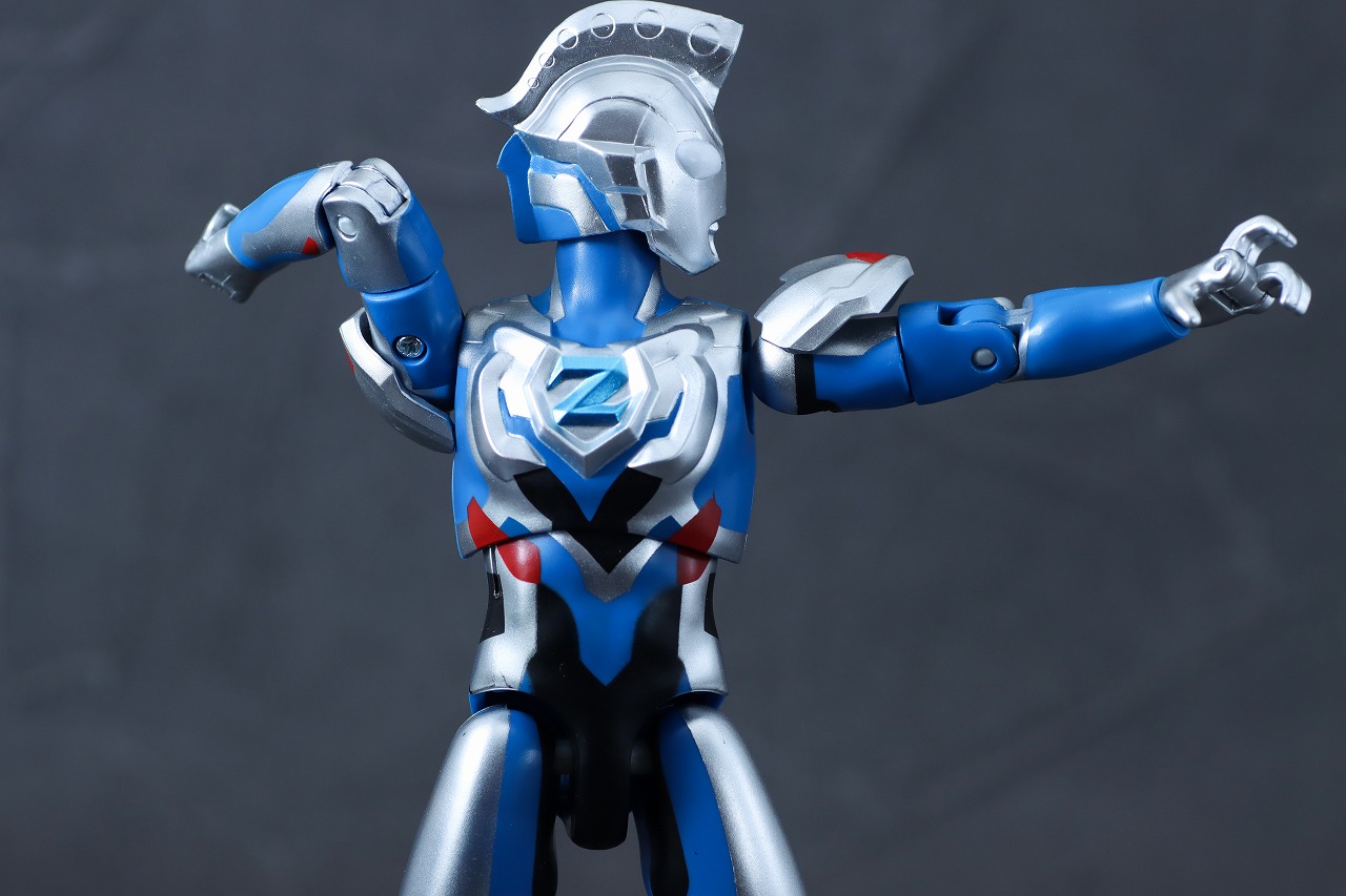 サウンド×アクション　叫ぶ！ウルトラマンゼット　レビュー　可動範囲