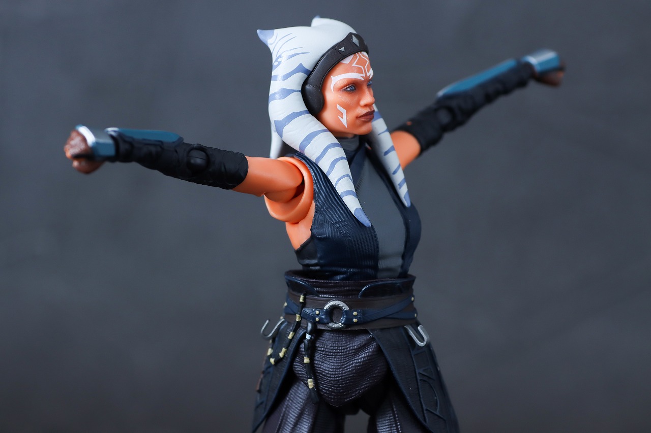 S.H.フィギュアーツ　アソーカ（『STAR WARS：Ahsoka』）　レビュー　可動範囲