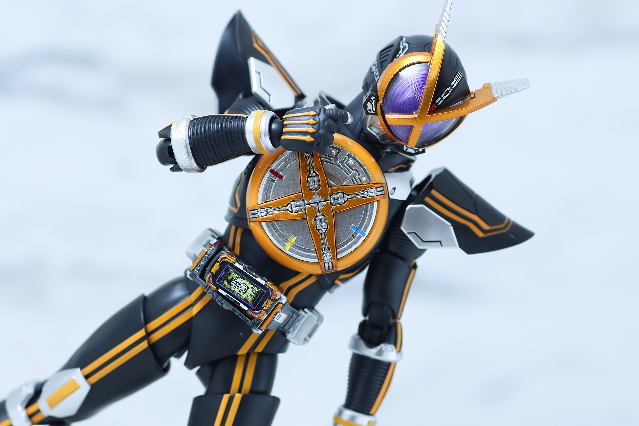 S.H.フィギュアーツ 真骨彫製法　仮面ライダーネクストカイザ　レビュー