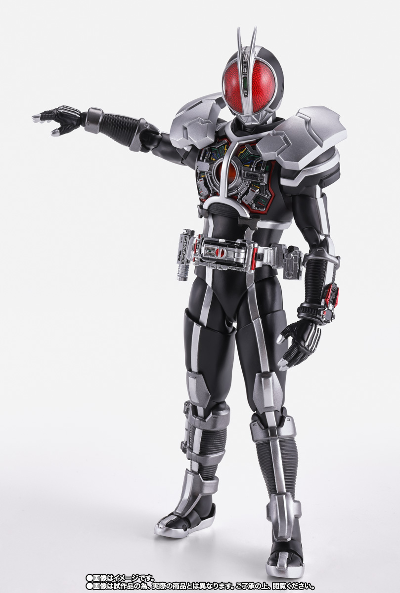 S.H.フィギュアーツ 真骨彫製法　仮面ライダーファイズ アクセルフォーム