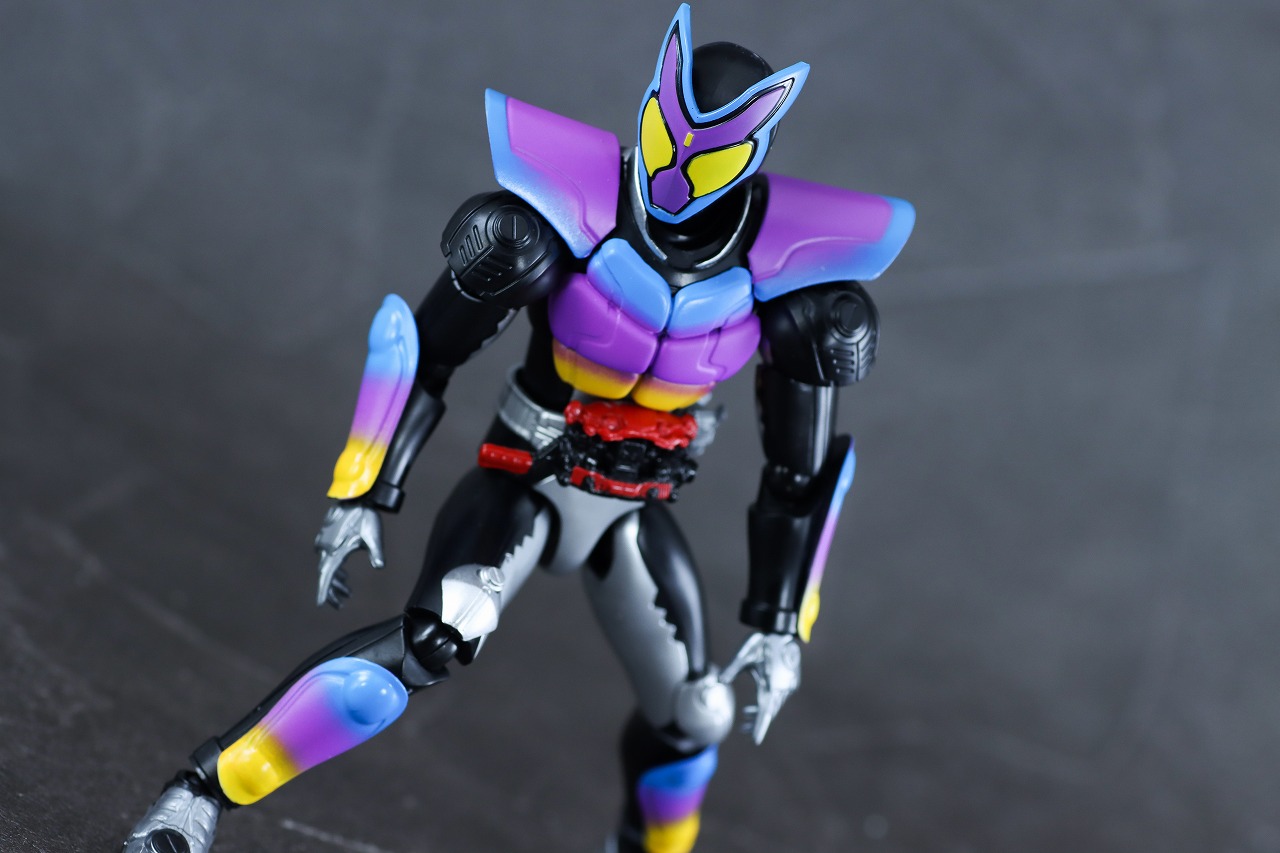 仮面ライダーアクションフィギュア　仮面ライダーガヴ ポッピングミフォーム　レビュー　アクション