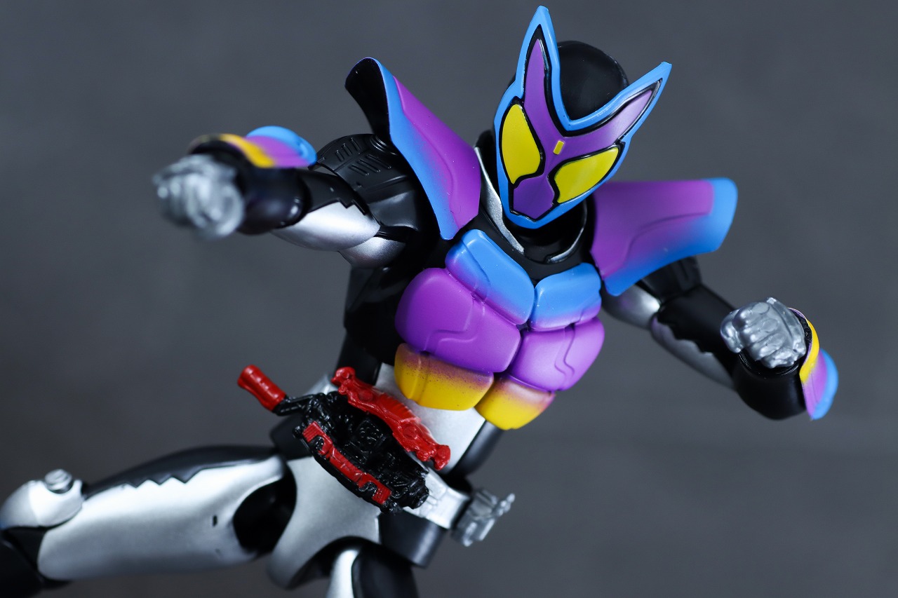 仮面ライダーアクションフィギュア　仮面ライダーガヴ ポッピングミフォーム　レビュー　アクション