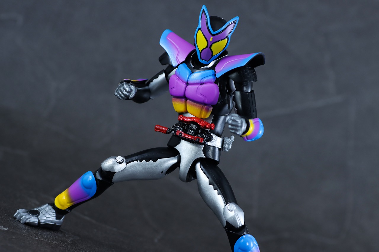 仮面ライダーアクションフィギュア　仮面ライダーガヴ ポッピングミフォーム　レビュー　アクション