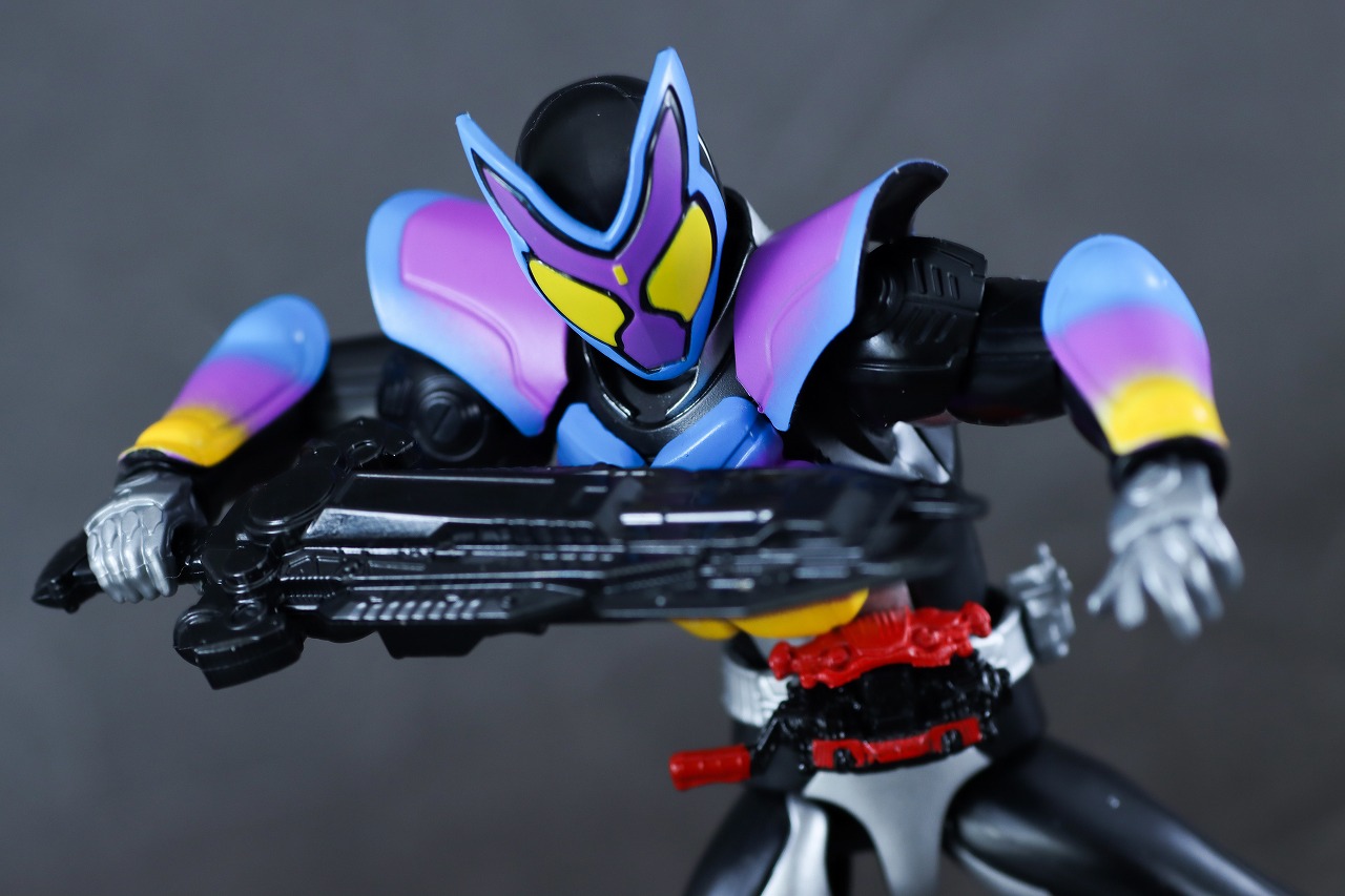 仮面ライダーアクションフィギュア　仮面ライダーガヴ ポッピングミフォーム　レビュー　アクション