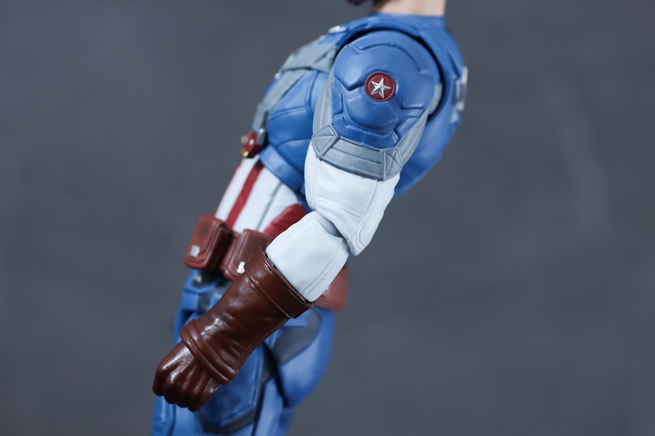 MAFEX　キャプテンアメリカ　Classic Suit　クラシックスーツ　レビュー　本体