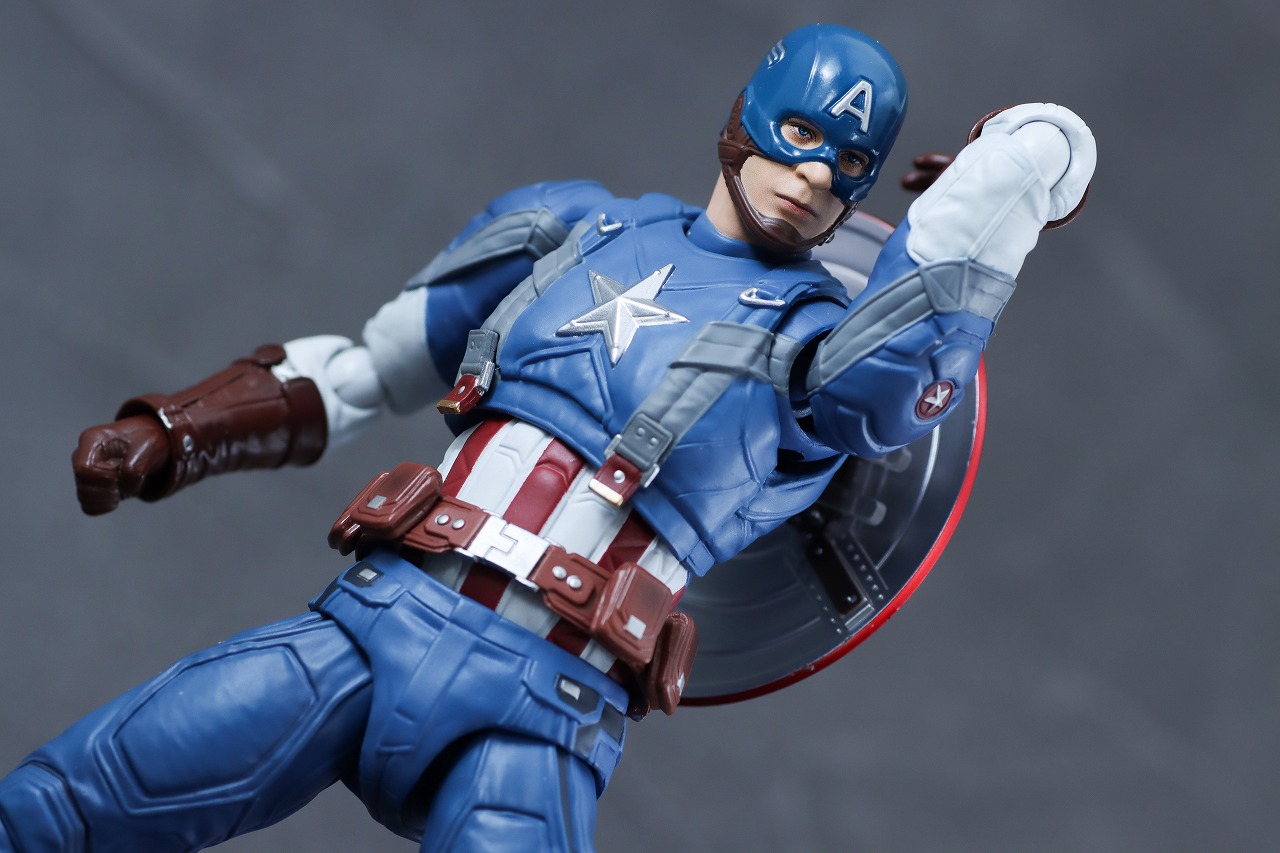 MAFEX　キャプテンアメリカ　Classic Suit　クラシックスーツ　レビュー　アクション