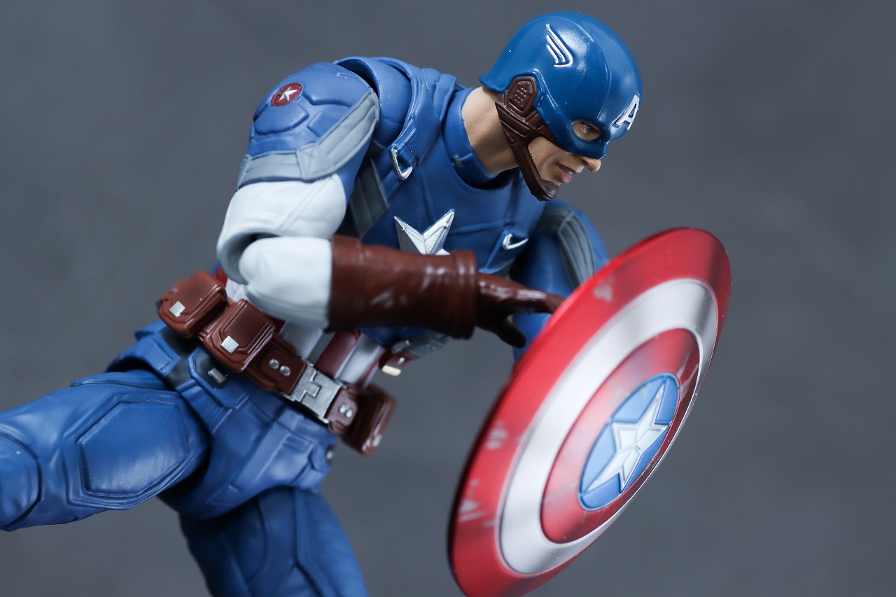 MAFEX　キャプテンアメリカ　Classic Suit　クラシックスーツ　レビュー　アクション