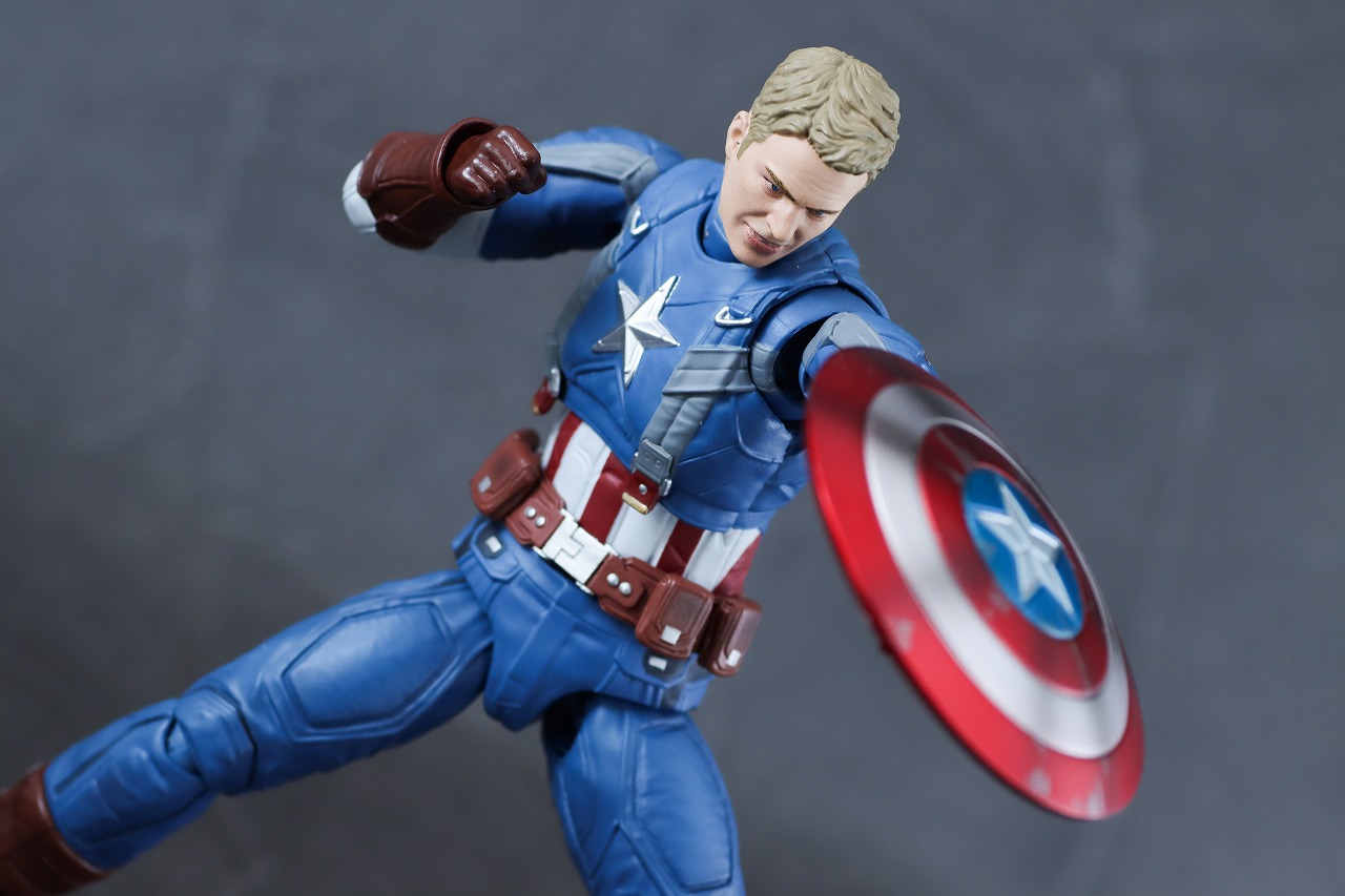 MAFEX　キャプテンアメリカ　Classic Suit　クラシックスーツ　レビュー　アクション