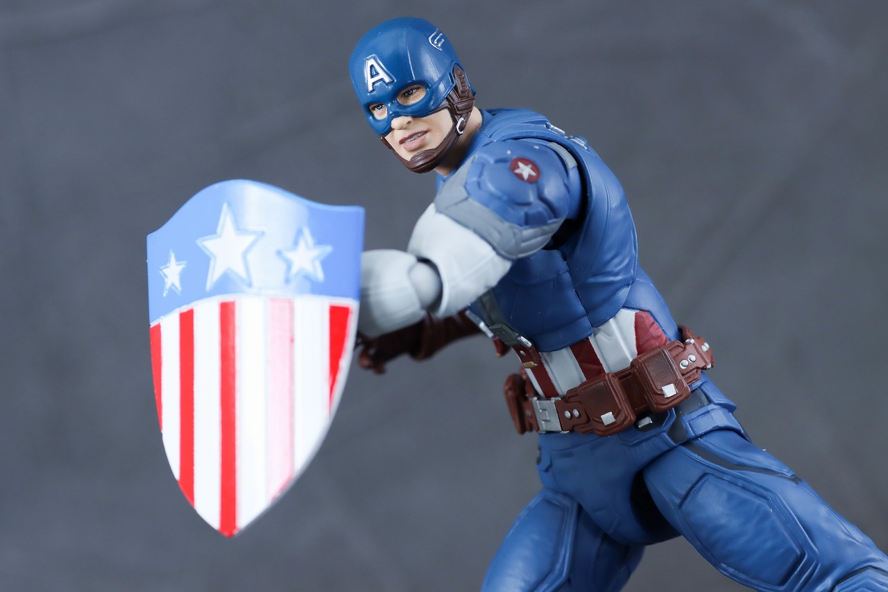 MAFEX　キャプテンアメリカ　Classic Suit　クラシックスーツ　レビュー　アクション