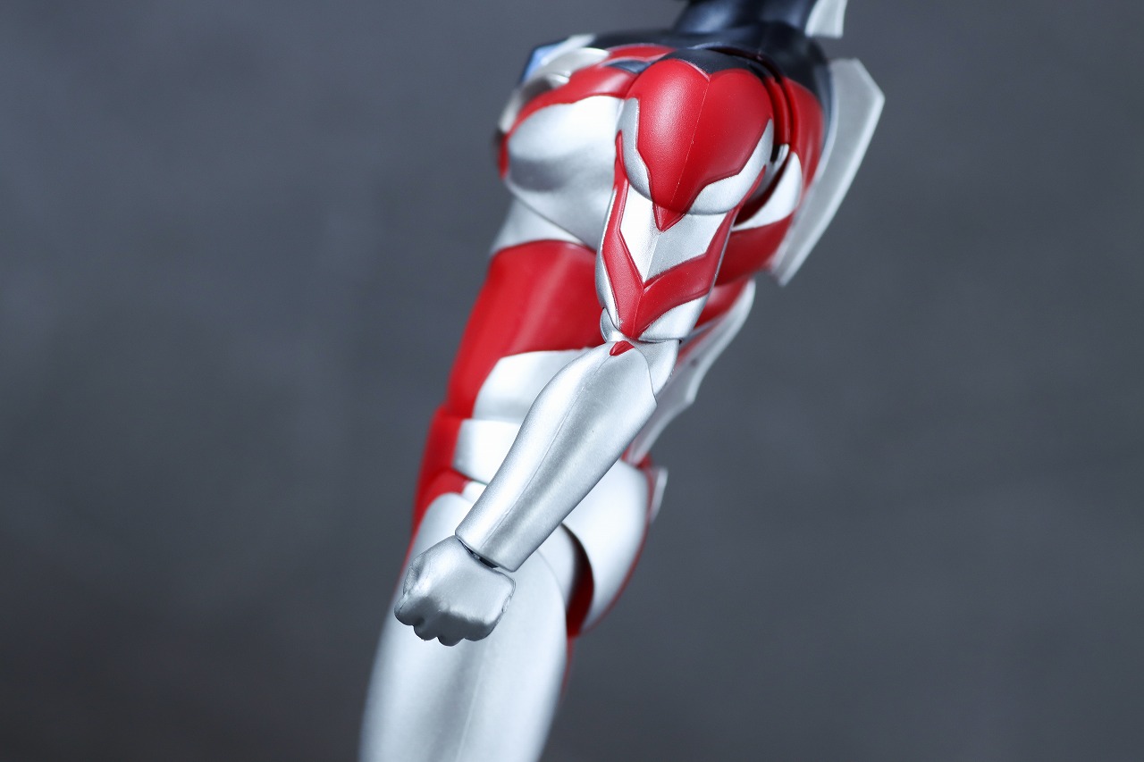 S.H.フィギュアーツ　ウルトラマンアーク　レビュー　本体