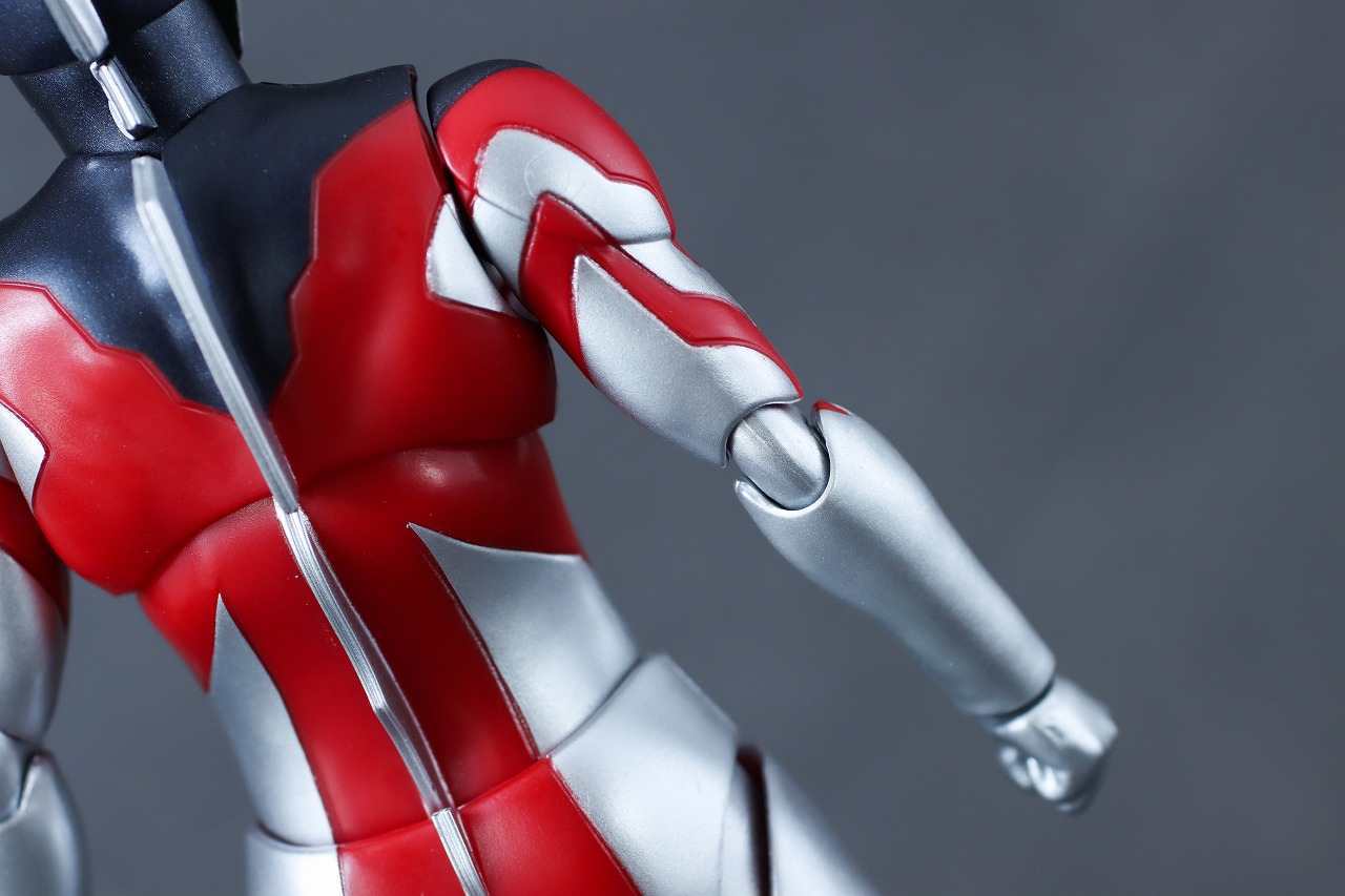 S.H.フィギュアーツ　ウルトラマンアーク　レビュー　本体