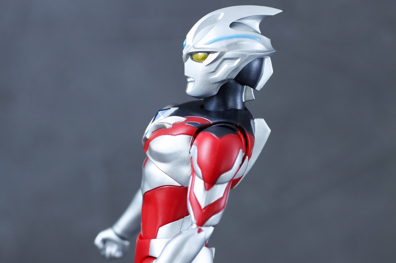 S.H.フィギュアーツ　ウルトラマンアーク　レビュー　可動範囲