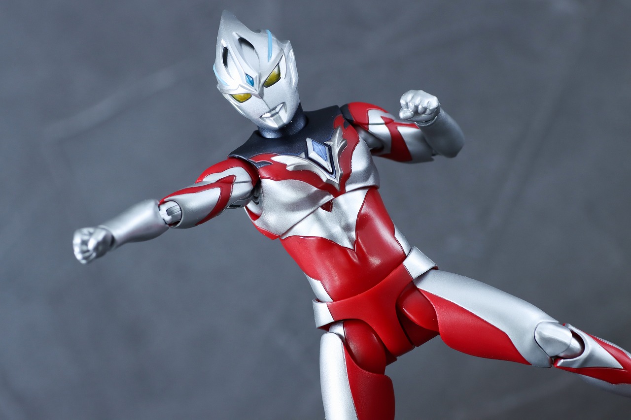 S.H.フィギュアーツ　ウルトラマンアーク　レビュー　アクション