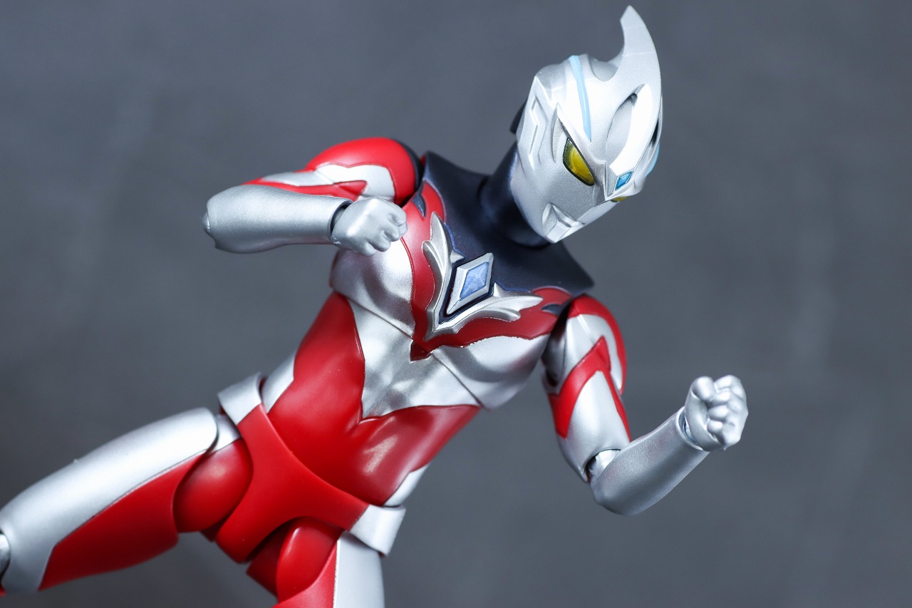 S.H.フィギュアーツ　ウルトラマンアーク　レビュー　アクション