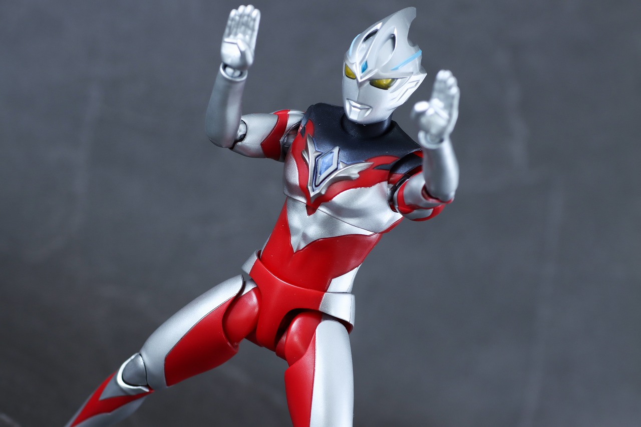 S.H.フィギュアーツ　ウルトラマンアーク　レビュー　アクション