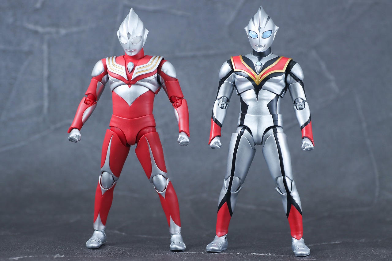 S.H.フィギュアーツ　イーヴィルティガ　真骨彫製法　レビュー　本体　ウルトラマンティガ パワータイプ　比較