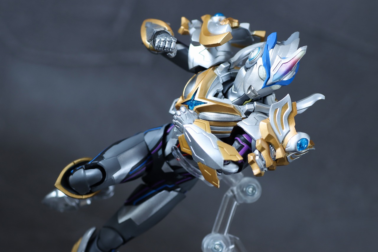 S.H.フィギュアーツ　ベータースパークアーマー　ウルトラマンエクシードX　レビュー　アクション