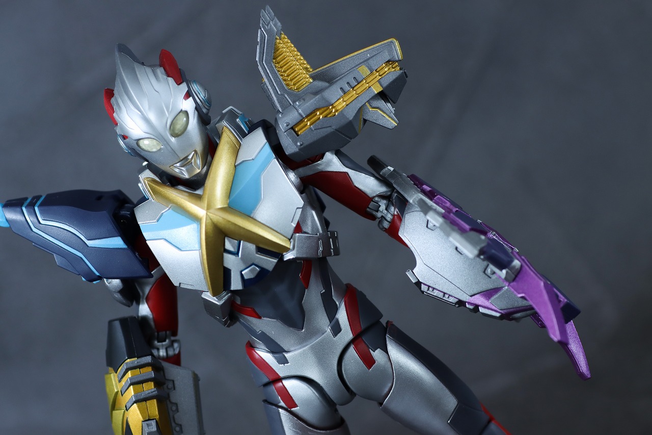 S.H.フィギュアーツ　ハイブリッドアーマー　ウルトラマンエックス　レビュー　本体