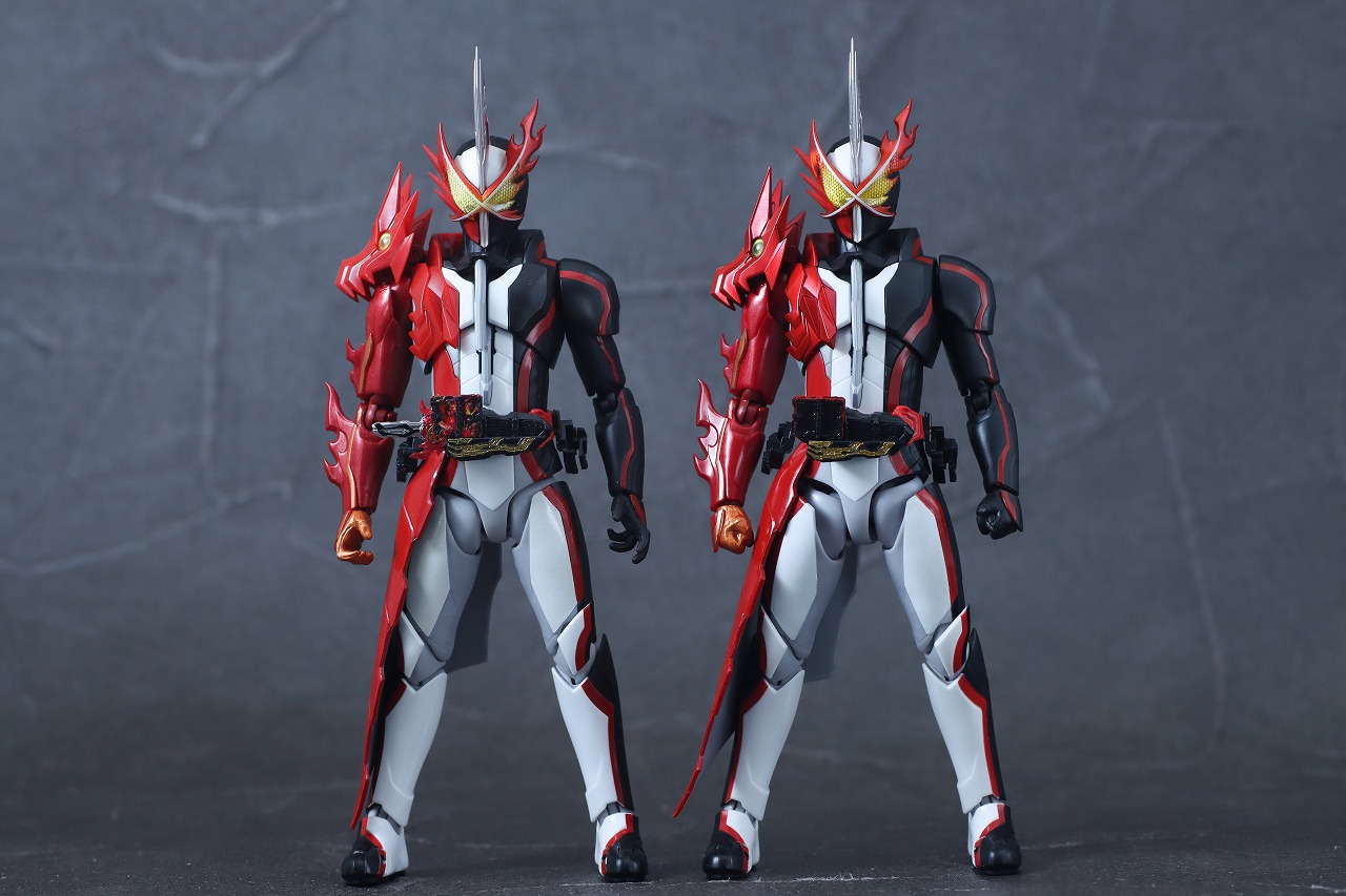 S.H.フィギュアーツ　仮面ライダーセイバー ブレイブドラゴン Metalic Edition　レビュー　比較　通常版