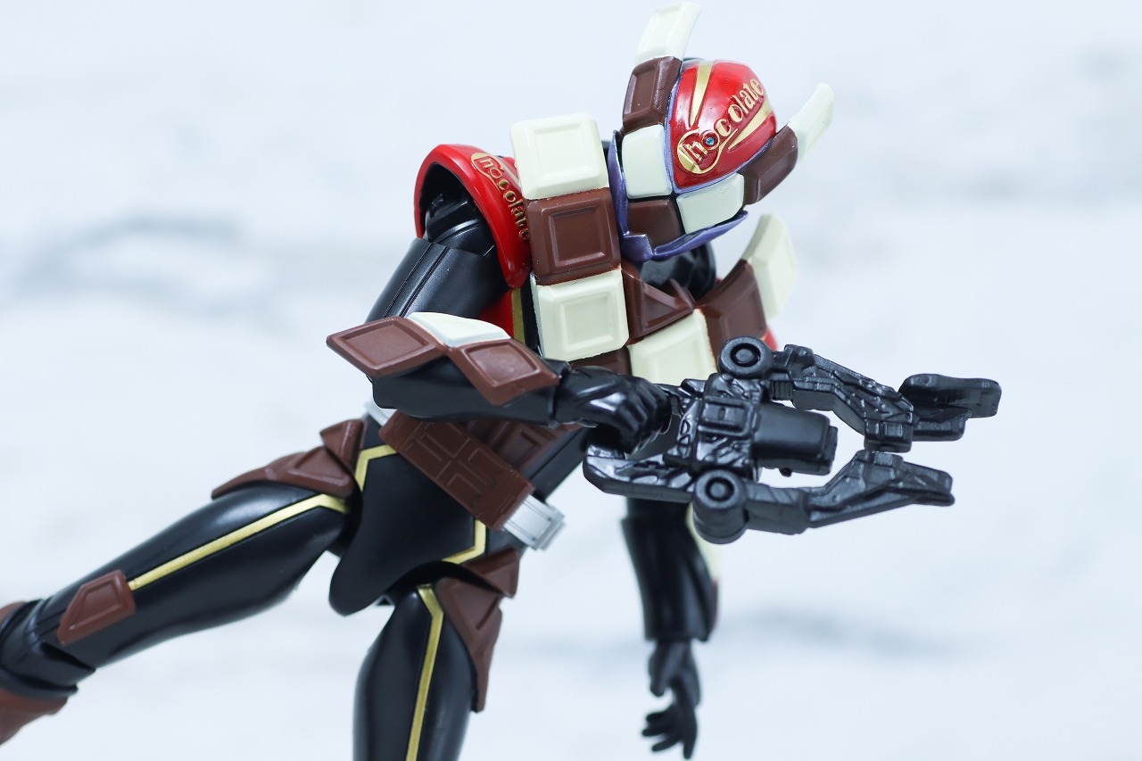 仮面ライダーアクションフィギュア　仮面ライダーヴァレン チョコドンフォーム　レビュー　アクション