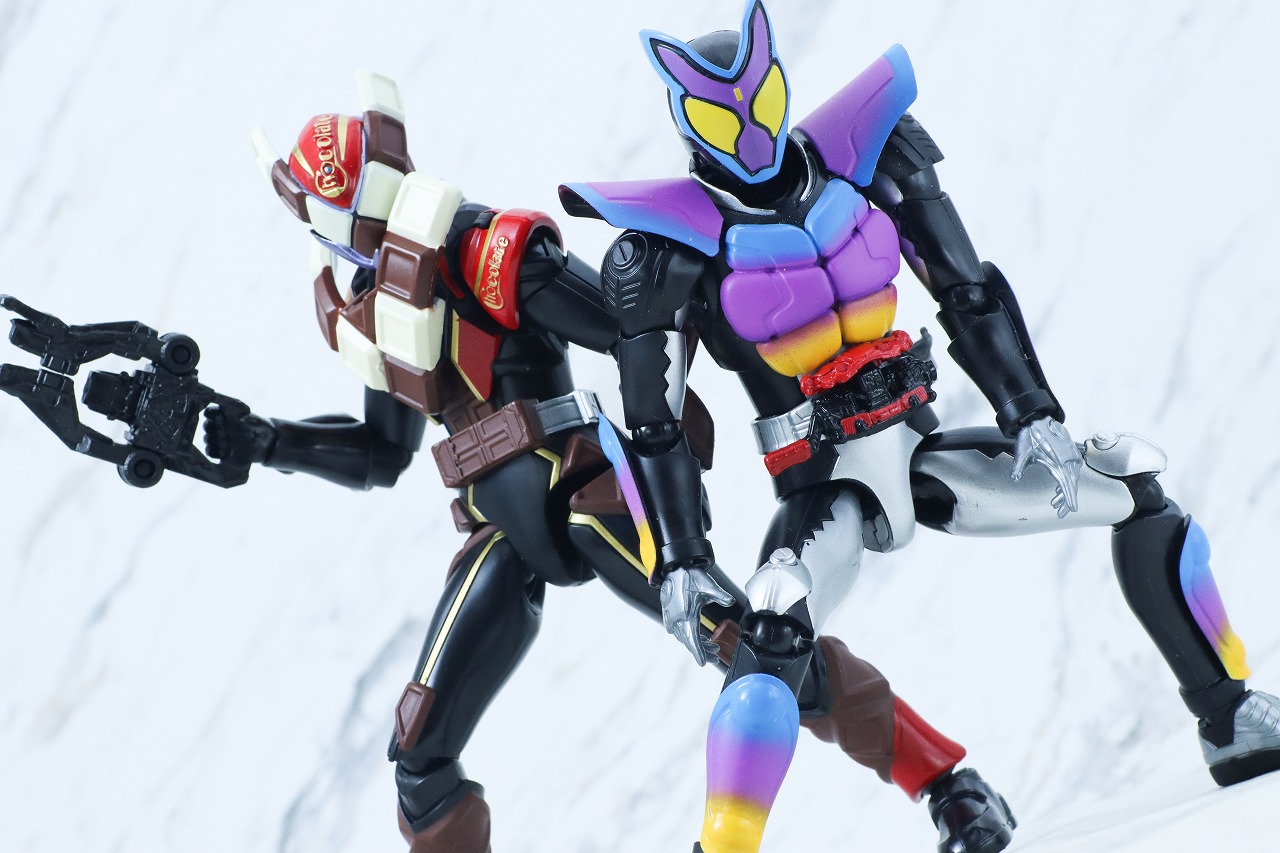 仮面ライダーアクションフィギュア　仮面ライダーヴァレン チョコドンフォーム　レビュー　アクション　仮面ライダーガヴ ポッピングミフォーム