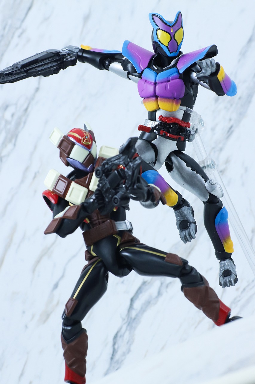 仮面ライダーアクションフィギュア　仮面ライダーヴァレン チョコドンフォーム　レビュー　アクション　仮面ライダーガヴ ポッピングミフォーム