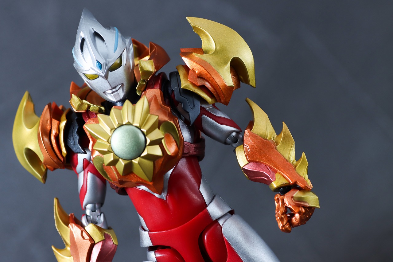 S.H.フィギュアーツ　ソリスアーマー　ウルトラマンアーク　レビュー　本体