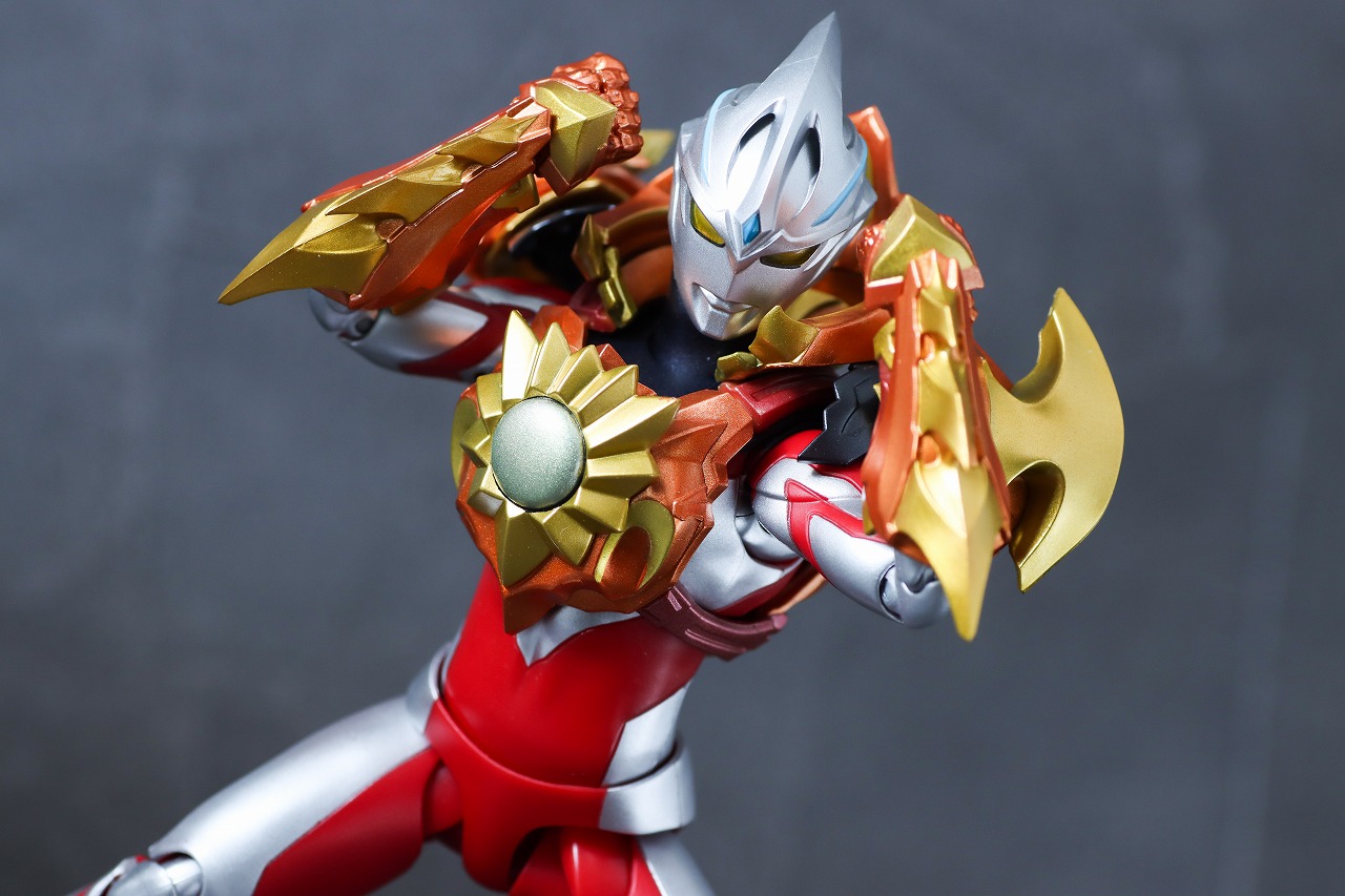 S.H.フィギュアーツ　ソリスアーマー　ウルトラマンアーク　レビュー　アクション