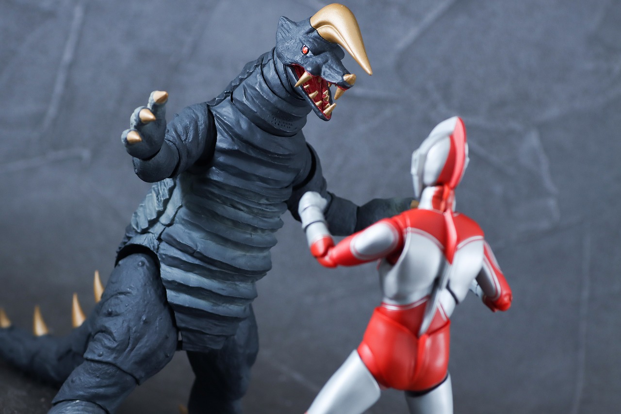 S.H.フィギュアーツ　ブラックキング　ウルトラの星光る時Ver.　レビュー　アクション