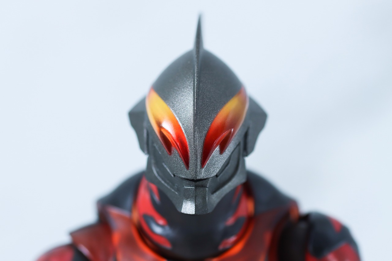 S.H.フィギュアーツ　ウルトラマンベリアル Clear Color Ver.　レビュー　本体