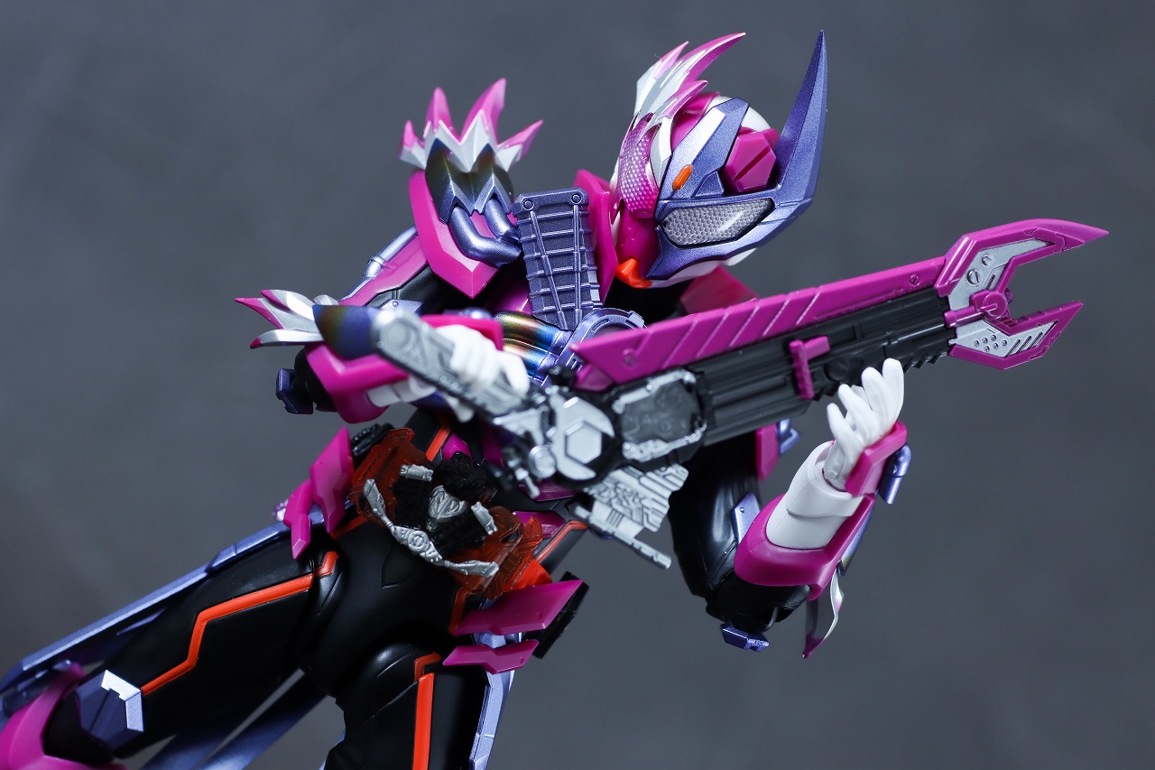 S.H.フィギュアーツ　仮面ライダーヴァルバラド　レビュー　アクション