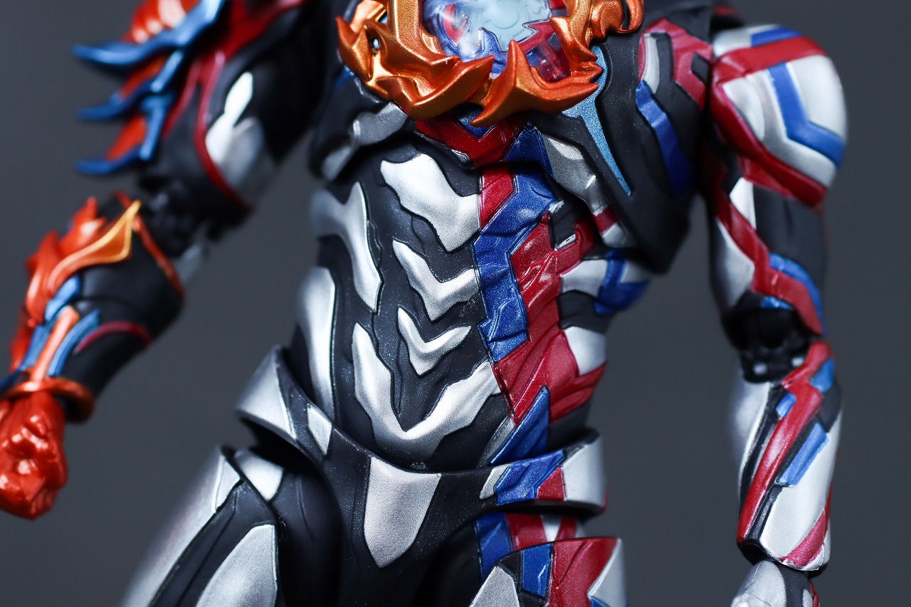 S.H.フィギュアーツ　ウルトラマンブレーザー ファードランアーマー　レビュー　本体