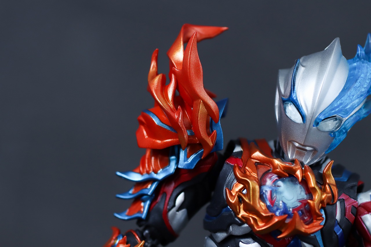 S.H.フィギュアーツ　ウルトラマンブレーザー ファードランアーマー　レビュー　本体