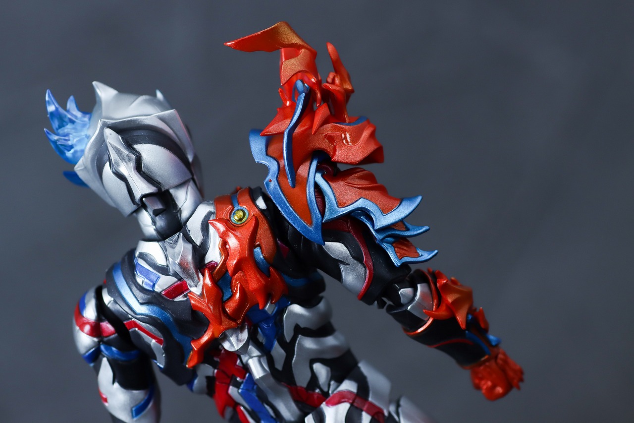 S.H.フィギュアーツ　ウルトラマンブレーザー ファードランアーマー　レビュー　本体