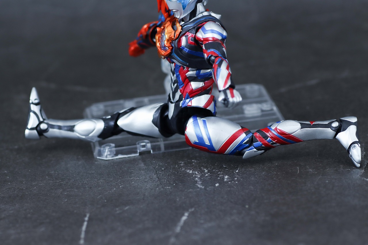 S.H.フィギュアーツ　ウルトラマンブレーザー ファードランアーマー　レビュー　可動範囲